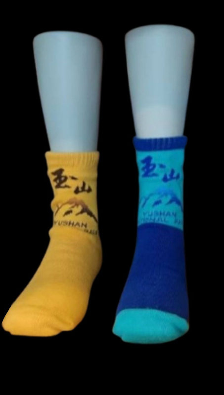 玉山LOGO圖案登山襪 黑熊.名畫圖案LOGO襪